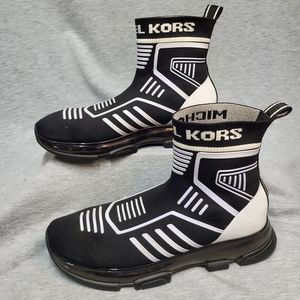 Michael Kors Kendra Bootie Size 7.